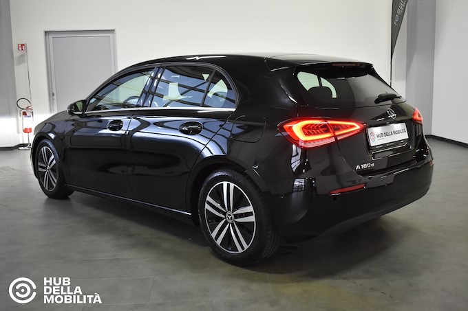 MERCEDES-BENZ A 180 d Automatic Business Sport Light